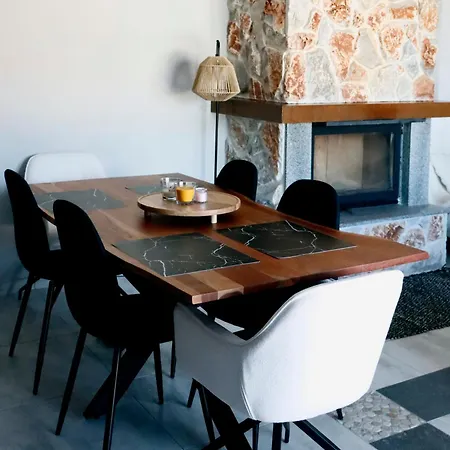 Mountain Aura - Stylish Escape Apartman